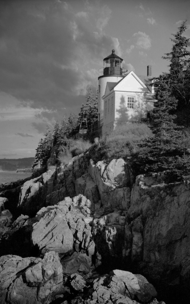 Maine Lighthouse_se bw.jpg